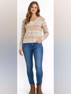 Wild Skye Cozy Patterned V‑Neck Sweater in Camel and Cream